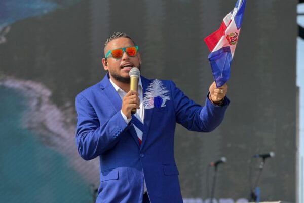 Henry rijo deja su huella en la 1ra parada Dominicana en Connecticut dedicada la romana.