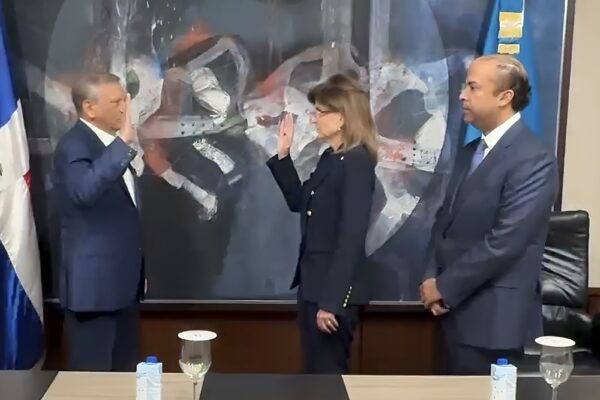 Leonardo Aguilera Batista es juramentado como nuevo presidente ejecutivo del banco de Reservas.