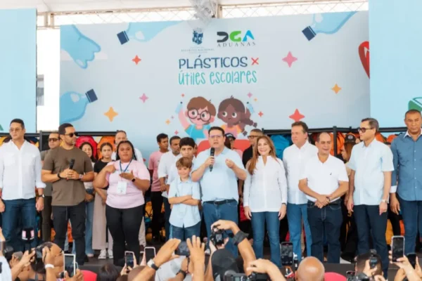 “Plásticos x Útiles Escolares” transforma residuos en oportunidades para miles de estudiantes