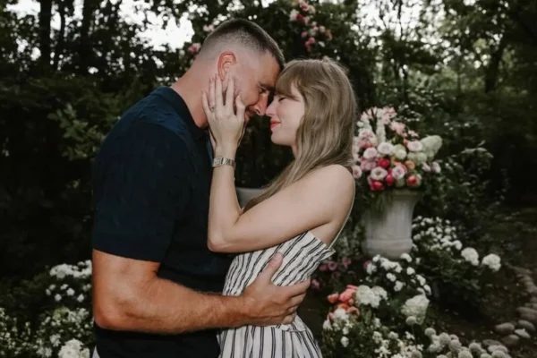 Taylor Swift y Travis Kelce anuncian su compromiso: el romance que conquistó al mundo
