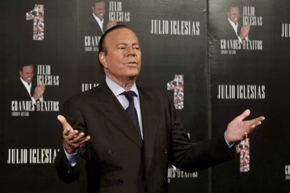 Julio Iglesias pide archivar la investigación contra él en España y detener el daño reputacional
