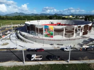 Abinader y Collado inauguran la Plaza Multiuso Seibana en beneficio de la comunidad