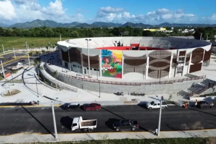 Abinader y Collado inauguran la Plaza Multiuso Seibana en beneficio de la comunidad