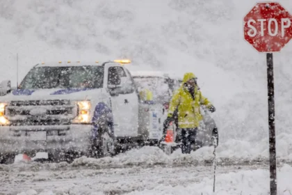 Poderosa tormenta invernal amenaza con nieve, hielo y frío extremo desde Texas hasta Boston