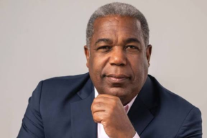 Tony Peña Guaba se despide del Gabinete de Política Social tras cinco años de servicio y compromiso con los más vulnerables.