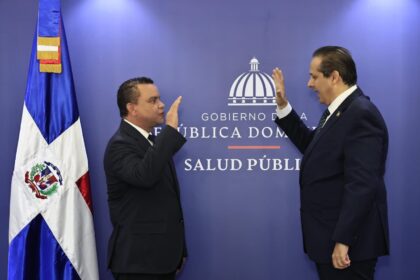 Julio Landrón toma posesión como director del SNS en acto encabezado por el ministro de Salud