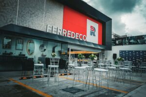 FERREDECO INAUGURA SU SHOWROOM EN SANTO DOMINGO ESTE Y LANZA SU NUEVA MARCA DE PINTURAS PINTURPLUS.