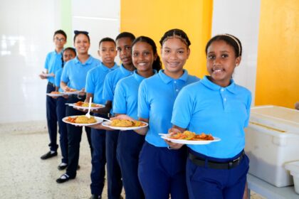 INABIE fortalece la alimentación escolar con menos sal y opciones más saludables