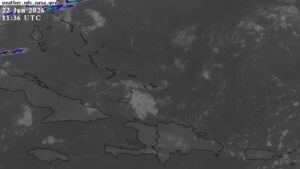 Persisten las lluvias este jueves debido a una vaguada; autoridades mantienen alerta en las costas