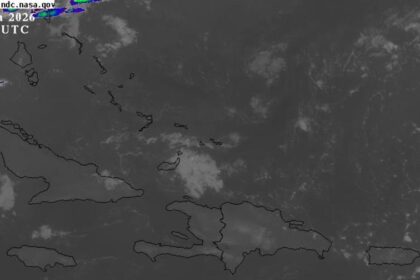Persisten las lluvias este jueves debido a una vaguada; autoridades mantienen alerta en las costas