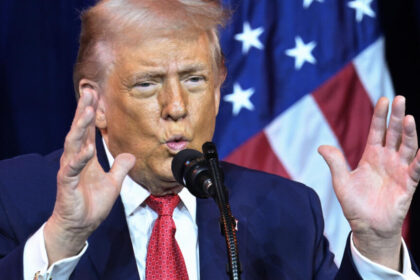 Donald Trump dice que ha cancelado ataques en Venezuela por su colaboración