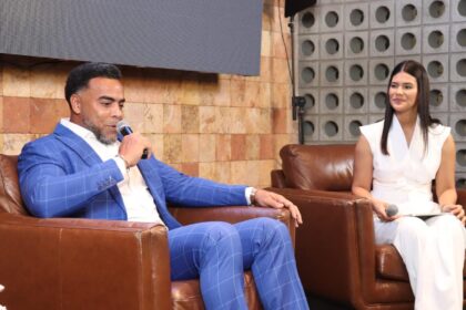Los Plus RD realizan panel con Nelson Cruz, reconocen a Yasser González e invitan a Luis Arraez