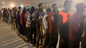 Migración detiene a 153 ciudadanos haitianos indocumentados en operativo en Constanza