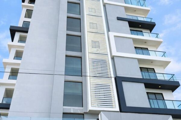 Constructora RS entrega apartamentos de la Torre R-XI en Santo Domingo Este