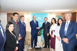 Abinader impulsa el hub logístico dominicano como plataforma regional durante agenda en Emiratos Árabes Unidos