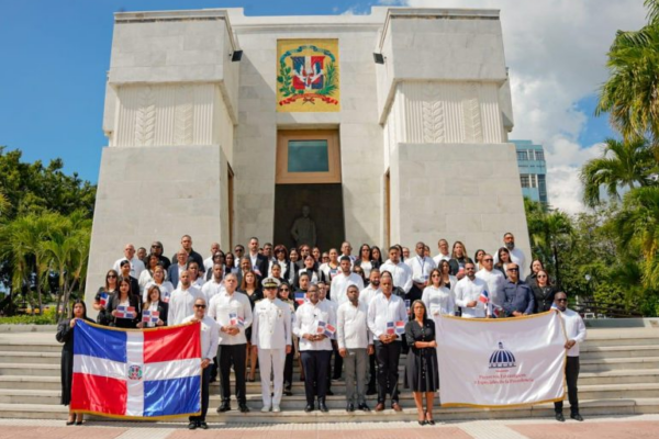 Propeep reafirma compromiso con la soberanía en emotivo homenaje a los Padres de la Patria