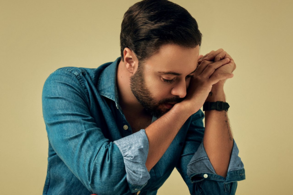 Cantante Edward Cruz buscar aportar al merengue con “Pa’ no pensarte nunca más”