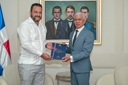 «Poder Ejecutivo entrega al Senado las memorias de gestión ministerial correspondientes a 2025»