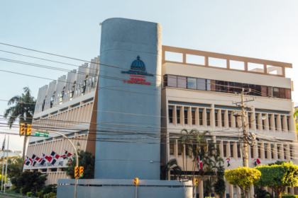 Transformación histórica en San Luis: MIVHED inicia rehabilitación integral de El Naranjo para dignificar a cientos de familias