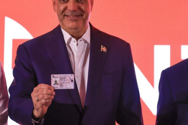 República Dominicana lanza sistema renovado de licencias de conducir con estándares internacionales