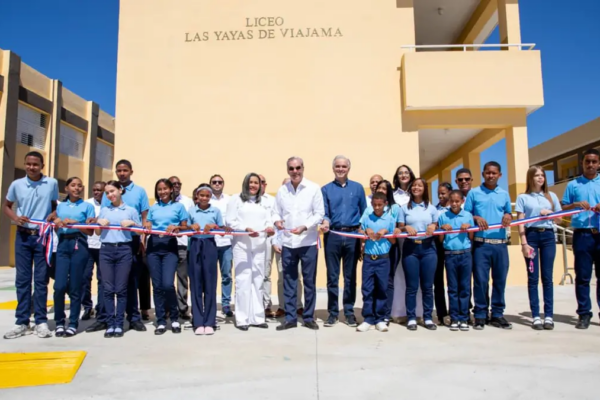 Presidente Abinader inaugura liceo en Las Yayas de Viajama que beneficiará a más de 595 estudiantes