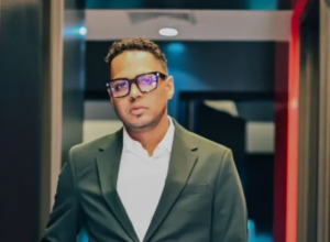 Santiago Matías “Alofoke” se suma como Insider al Premio Lo Nuestro y liderará la transmisión digital tras bambalinas