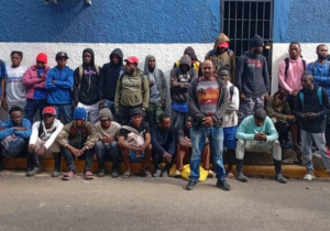 Ejército detiene a conductor y rescata 32 haitianos ocultos en vehículo de carga