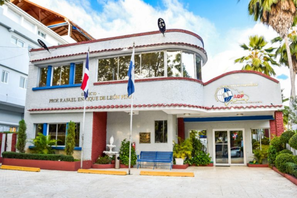 ADP reafirma oposición a fusión de ministerios y responde a planteamientos del ministro del MESCYT