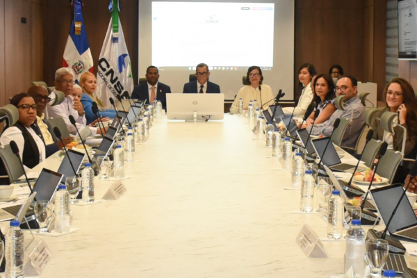 CNSS aclara que no ha aprobado cambios en la compra de medicamentos de alto costo