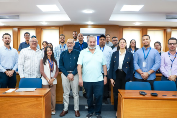 Expertos internacionales capacitan a ingenieros dominicanos en investigación de fallas estructurales