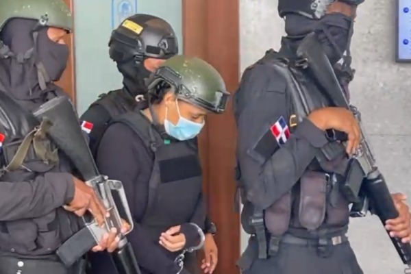 Conocen medida de coerción contra empleada de guardería acusada de maltratar a una niña en Santo Domingo Este