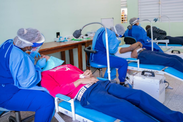 INABIE lleva salud y esperanza a más de 800 estudiantes