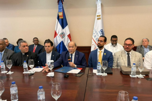 Mescyt impulsa transformación educativa con respaldo de los rectores dominicanos