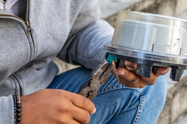 “Edeeste detecta fraude eléctrico en comercios de Santo Domingo Norte y La Romana”