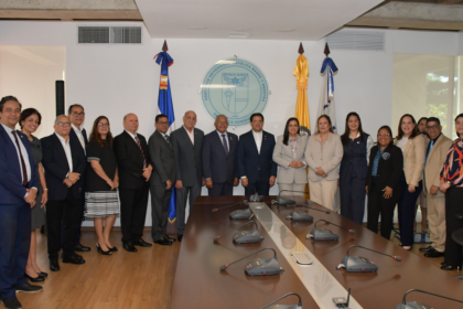 Acuerdo entre Onapi y PUCMM Santiago impulsará implementación de CATI-Periférico