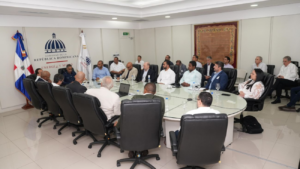 Gobierno y generadoras eléctricas evalúan impacto de la crisis en Medio Oriente en el suministro de combustibles