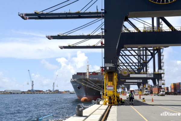 Oleaje anormal afecta costas del Caribe; COE recomienda mantener embarcaciones en puerto