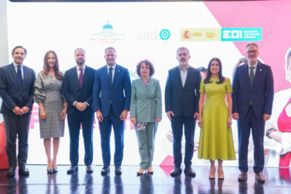 Impulsando el liderazgo femenino: 120 mujeres de la industria dominicana completan programa ejecutivo del MICM