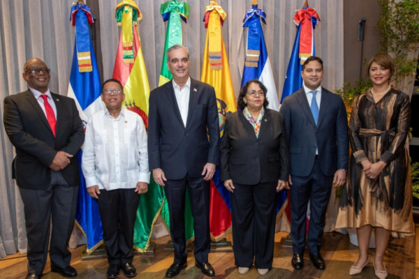 Abinader impulsa transparencia con cumbre internacional sobre control del gasto público