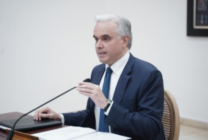 Luis Miguel De Camps lidera transformación educativa con ambiciosa estrategia digital nacional