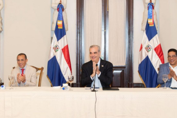 Luis Abinader lanza Infopago: la herramienta digital que transforma pagos a proveedores del Estado