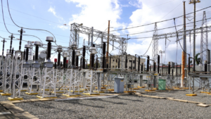 Avería deja sin luz a varios sectores de Santo Domingo; Edesur trabaja en solución