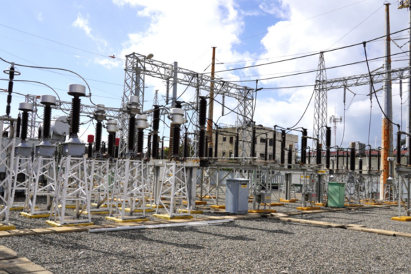 Avería deja sin luz a varios sectores de Santo Domingo; Edesur trabaja en solución