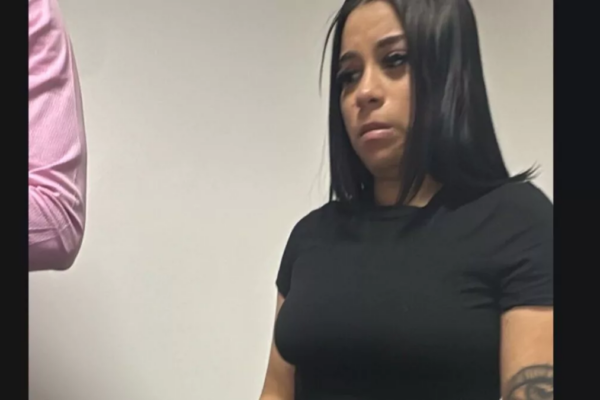 Detienen a mujer en Santiago por maltrato infantil tras viral video en TikTok