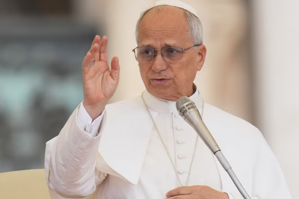 León XIV mantiene postura de Francisco sobre inclusión de divorciados en la Iglesia