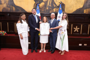 Educadora Miriam Pujols es reconocida en el Congreso Nacional por su legado en la educación inicial