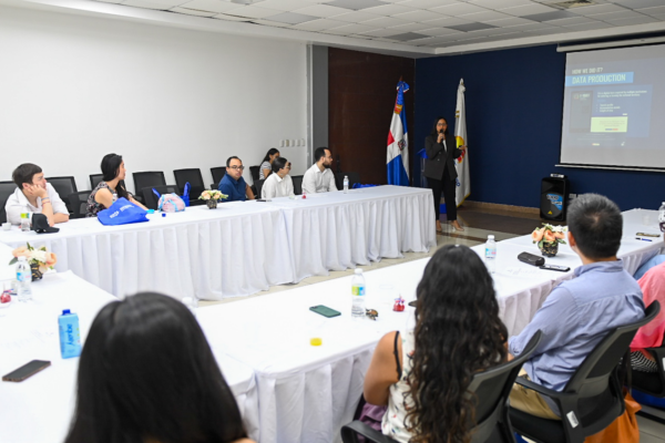 Estudiantes de Wharton exploran el modelo turístico dominicano basado en innovación y datos