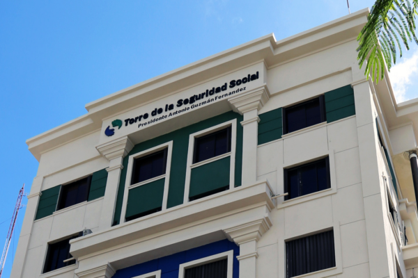 CNSS Amplía Cobertura de Medicamentos de Alto Costo: Más Protección para Pacientes con Enfermedades No Oncológicas