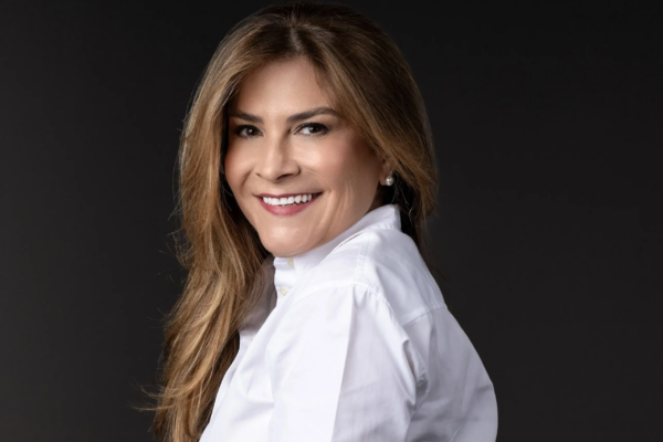 Carolina reafirma fortaleza con masivo acto de apoyo mientras rinde cuentas como secretaria general