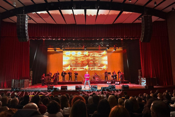 El galán del merengue, deslumbra con gran espectáculo “Una noche con Eddy Herrera” en el Lehman Center For The Performing Arts